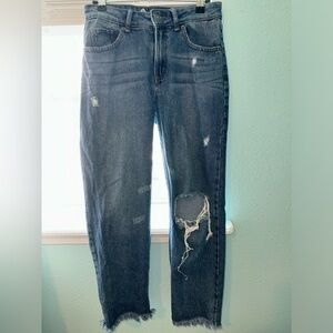 By Rewash Brand: High Rise
Size: 5 (fits like a size 4)
Color: Medium Blue